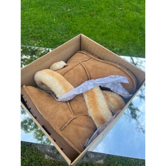 Leather and Fleece Lamo Boots Winter Tan Beige Furry Fuzzy Boots - Picture 2 of 7